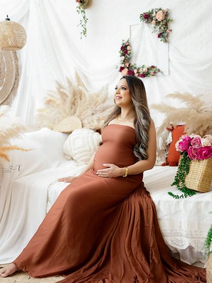 Solo Radiance: Portraits of the Mother-to-Be photo 100