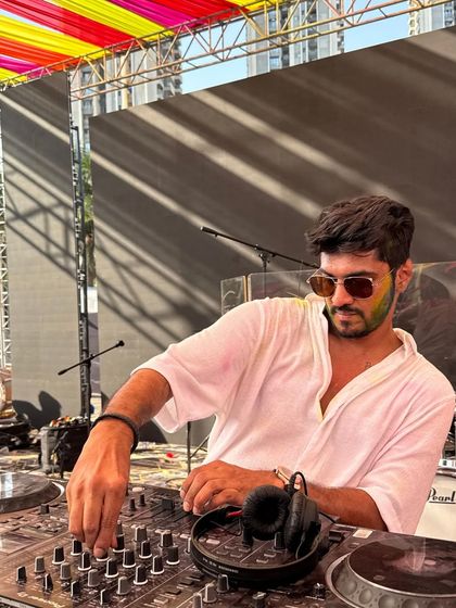 Special Events: Holi & Holiday Parties photo 6