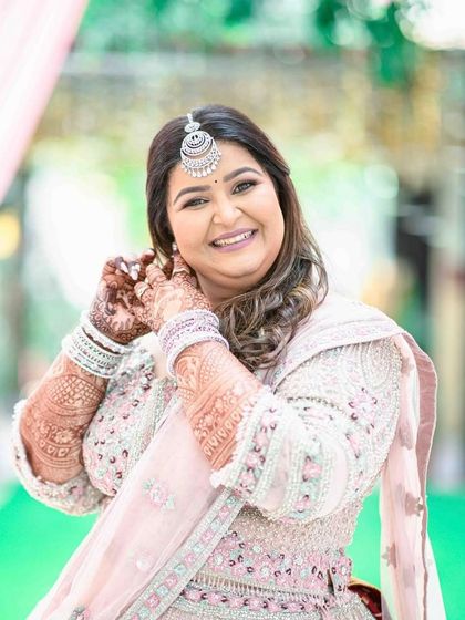 Modern Pastel & White Bridal Looks photo 45