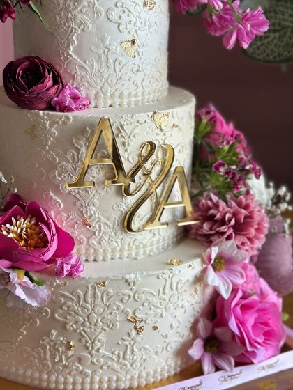 L'amour Sugar - Bespoke & Designer Cakes Wedding & Engagement Spectacles photo 7