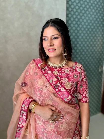 Dipped in glow. This client is wearing a beautiful floral lehenga, and I created a soft, dewy makeup look to match its romantic vibe.