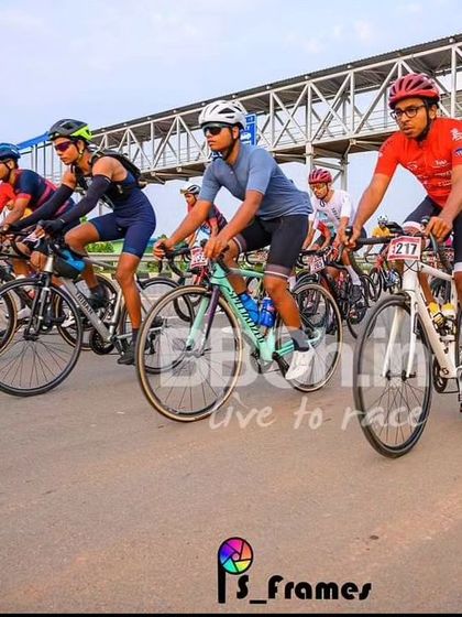 The elite peloton, a tight and fast-moving group.