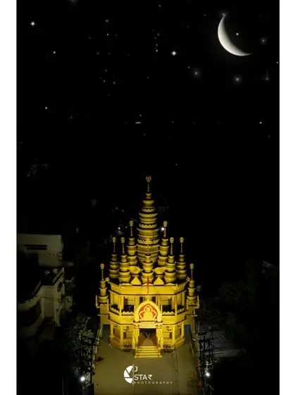 This stunning golden Durga Puja pandal in Prayagraj looks magical at night. Night shoots are a challenge, but the results are always worth it.