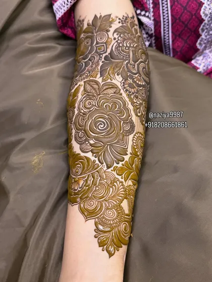 Another angle of the fresh rose design.
