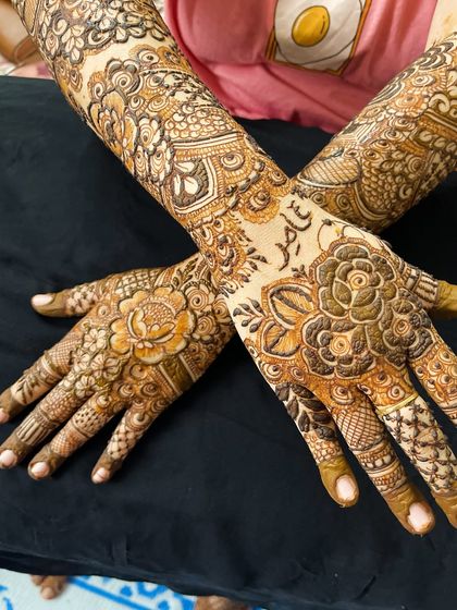 Z4 Studios - Special Occasion Henna My Signature Florals (The 'Floral Queen') photo 34