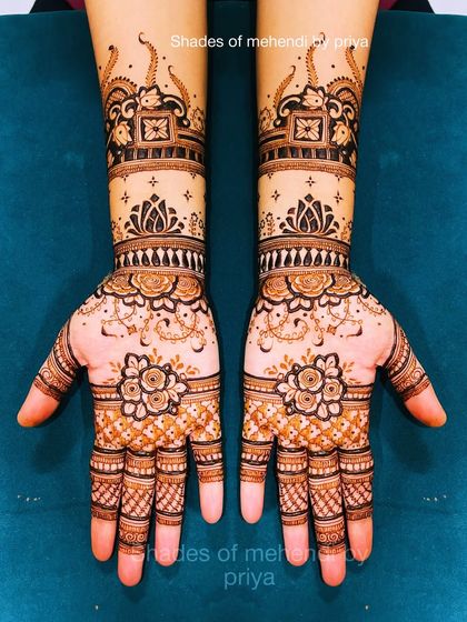 Intricate Bridal & Engagement Mehendi photo 13