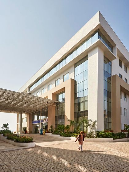 Creative Designer Architects - Healthcare Architecture And Design Large-Scale Campuses: Integrated Medical Ecosystems photo 34