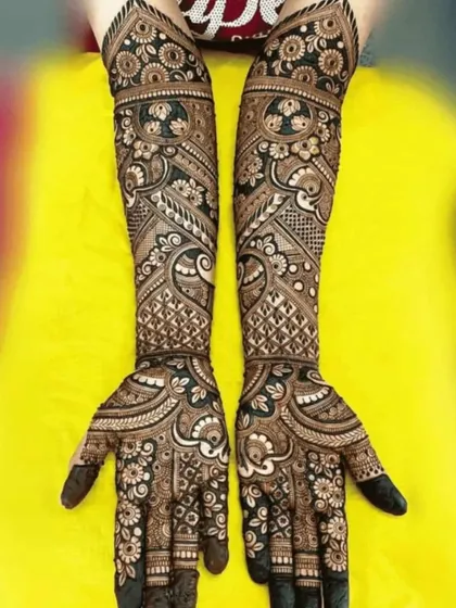 A stunning design with a mix of paisley and geometric patterns.