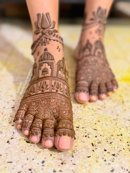 A close-up angle of the architectural foot design, showing the detail and precision of the lines.