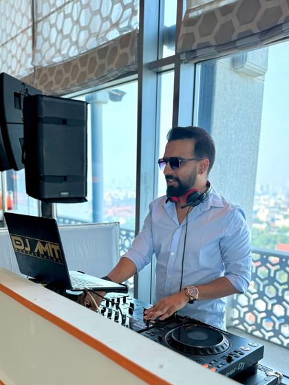 Sundowners & Rooftop Gigs photo 10