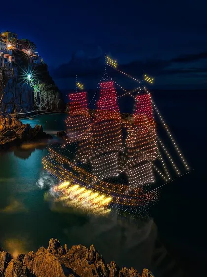 I combine cutting-edge technologies for maximum effect. In this show, I used LED drones to construct the detailed silhouette of a pirate ship while pyrodrones fired simulated cannon shots, creating an immersive and thrilling narrative experience.