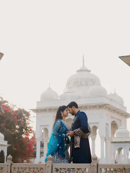 This series of photos at Gaitor Ki Chhatriyan showcases a variety of poses, from intimate close-ups to grand wide shots. I work with each couple to find the angles and compositions that best tell their story against these beautiful marble structures.