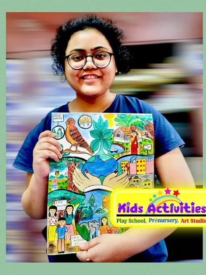I am so proud of the incredible art our children create. This student is showcasing her detailed and imaginative artwork, a result of our creative coaching program. We guide children from beginner to advanced levels, helping them build not just artistic skills but also social-emotional intelligence and self-esteem.
