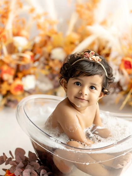 Another angle of this little one's autumn-themed tub bath. The warm colors are so beautiful.