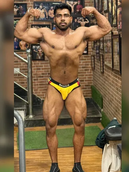 The goals are set. We are working hard to bring our best. This physique is the result of dedication and a solid plan.