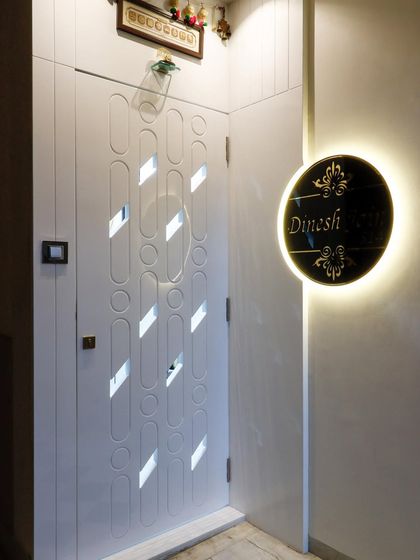 Welcoming Entrances & Foyers photo 13