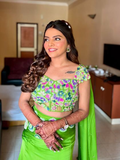 Creative & Themed Party Makeup photo 11