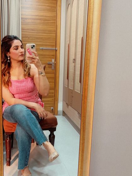 The key to this Indo-fusion look is comfort and charm. The relaxed fit of the jeans and the soft cotton of the kurti make it an ideal outfit for everyday wear.