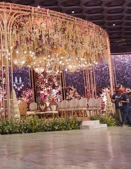 Floral Fantasies: Dreamy Installations photo 11