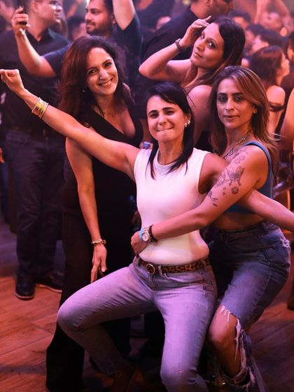 Ivan Nilkon - Live DJ Services The Vibe: It's All About The Crowd photo 36