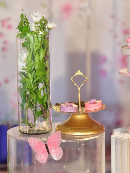 Satweek - Themed Birthday Party Decoration The Finishing Touches: Props, Cakes & Details photo 8