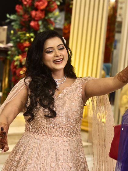 Surbhi Arora - Professional Makeup Course Glamorous Engagement & Cocktail Looks photo 11