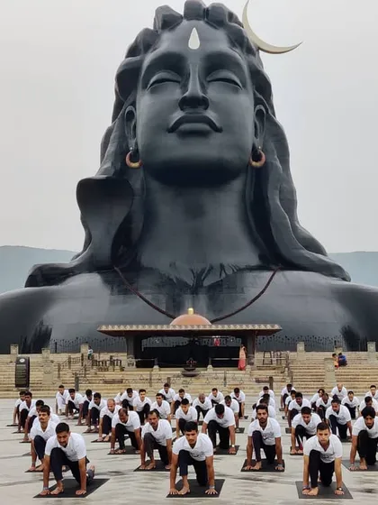 The Jawans practicing in unison in the presence of Adiyogi. There is a powerful energy in practicing together with such discipline and focus.