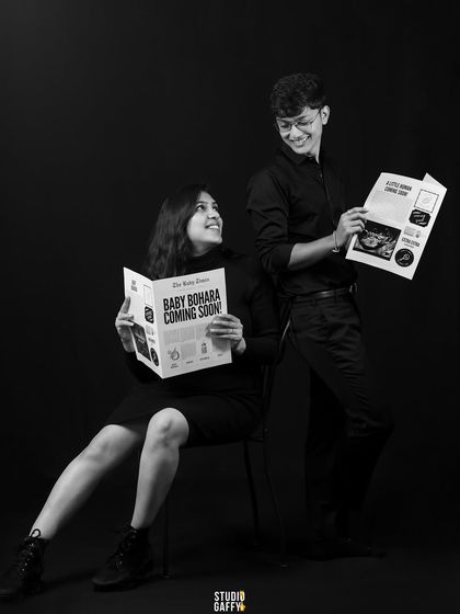 I love getting creative with birth announcements. For this session, we designed a custom newspaper prop to share the happy news. It’s a fun, unique, and personal way to announce your growing family.