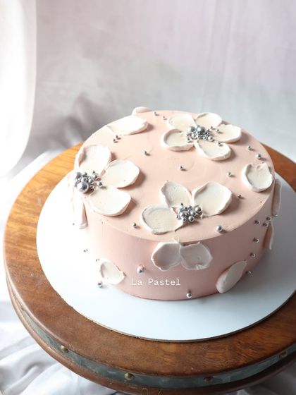 Modern & Minimalist Cakes photo 33