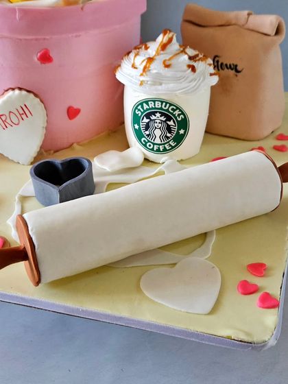 Pink Frost Patisserie - Handcrafted Edible Figurines & Toppers The Artisan's Touch: A Look at the Details photo 3