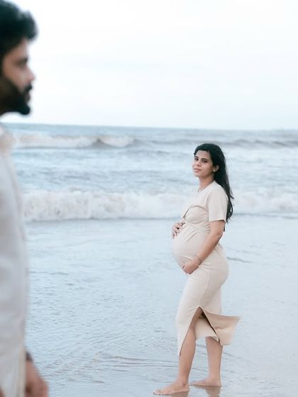 Nazrath Hassan - Maternity Photography Beachside Romance: Couple Maternity Shoots photo 5