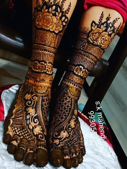 A rich floral design for the feet and legs. This pattern features large, beautiful roses that extend up the shin, creating a very grand look.