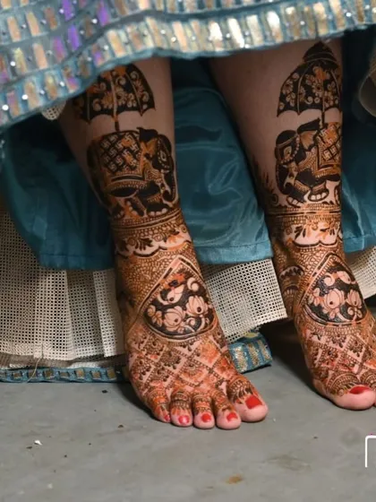 Your feet deserve beautiful mehandi too. This design features traditional elephant motifs, perfect for a bride who wants complete, head to toe henna art for her wedding.