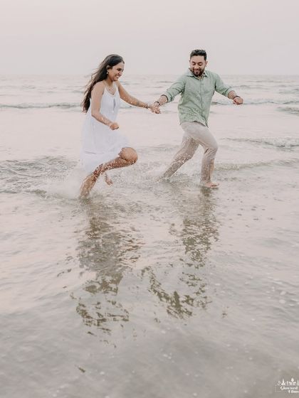 Coastal Love Stories: Beaches & Skylines photo 6