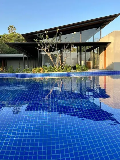 Villa 15, a home for seekers of a simple country life. Built with Indian materials, it is a ground-hugging structure meant to take on the personality of its users.