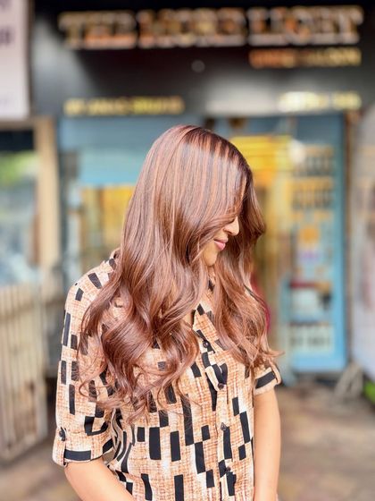 A custom mix of caramel beige with copper gold. This unique combination creates a warm, metallic rose-gold effect that is truly one of a kind.