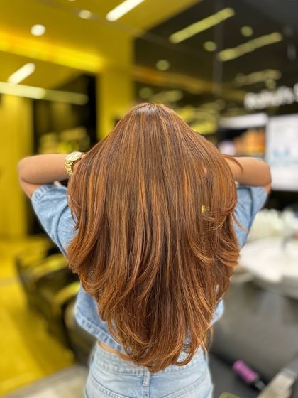 Radiant as the sun, with a hint of fiery allure. This is copper blonde brilliance, a color that lights up every room.