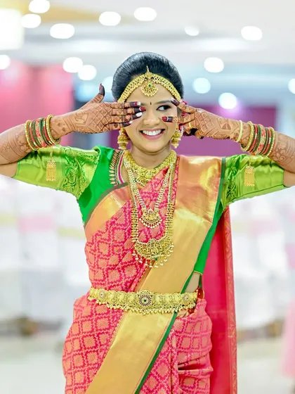 The best part of my job is seeing pure joy on a bride's face. This happy moment captures how confident and beautiful you can feel when you find the perfect jewellery, like this complete temple jewellery set.