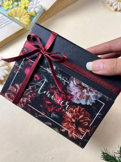 Each wax sachet comes beautifully packaged in my signature floral box, making it a perfect and ready-to-go gift.