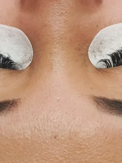 This is what we call volume. By applying multiple fine extensions to a single natural lash, we create a dense, fluffy, and dramatic effect that is perfect for a bold look.