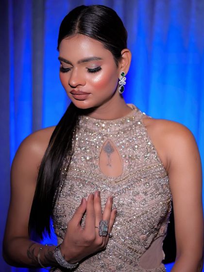 Glamour & Western-Style Fashion photo 4