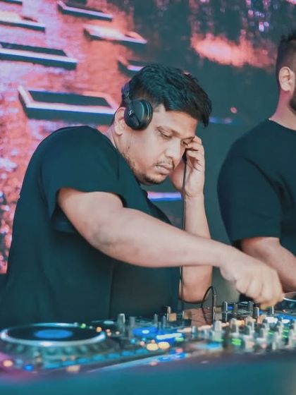 Behind the Decks photo 11