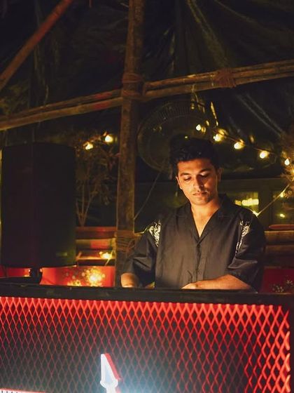 A calm moment at the start of a beautiful set at Raasta Bombay, a rooftop venue.