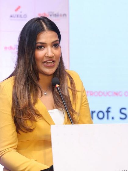 Commanding the Stage: Corporate Summits & Celebrations photo 53