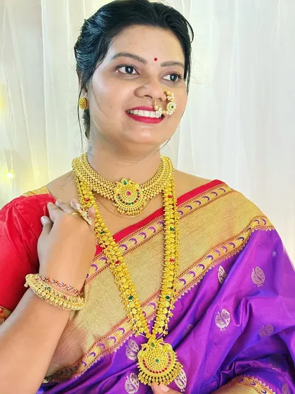 Nothing speaks of our Maharashtrian heritage like a Kolhapuri saaj paired with a beautiful Paithani. I have curated these traditional sets so you can proudly wear our culture.
