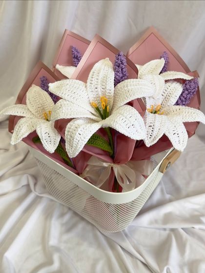 Forever Flowers: Crochet Bouquets & Arrangements photo 7