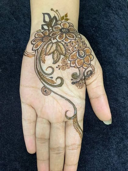 Khushi Jain - Professional Mehendi Artistry Art for Every Celebration photo 7