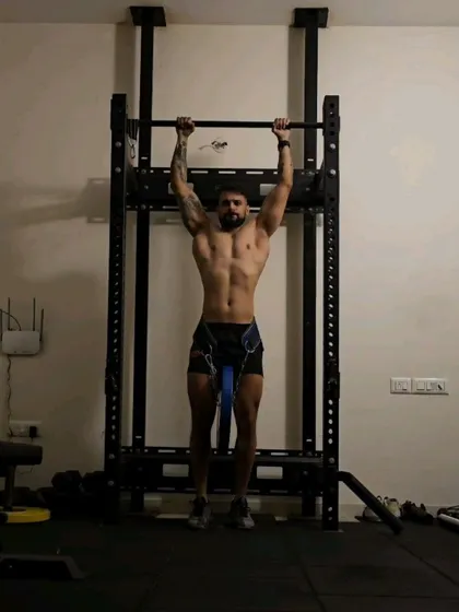 Just some more bits and bobs from training sessions. My programs utilize a wide variety of tools and methods, including free weights, machines, plyometrics, and cardio, all tailored to the specific goals of the individual.