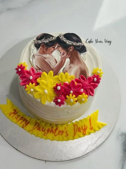 A sweet cake for Daughter's Day, celebrating the special bond.