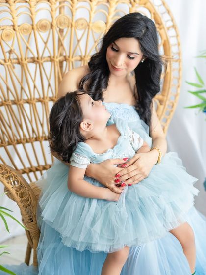 A loving gaze between mother and daughter. These are the quiet, connected moments that I strive to capture in every session.